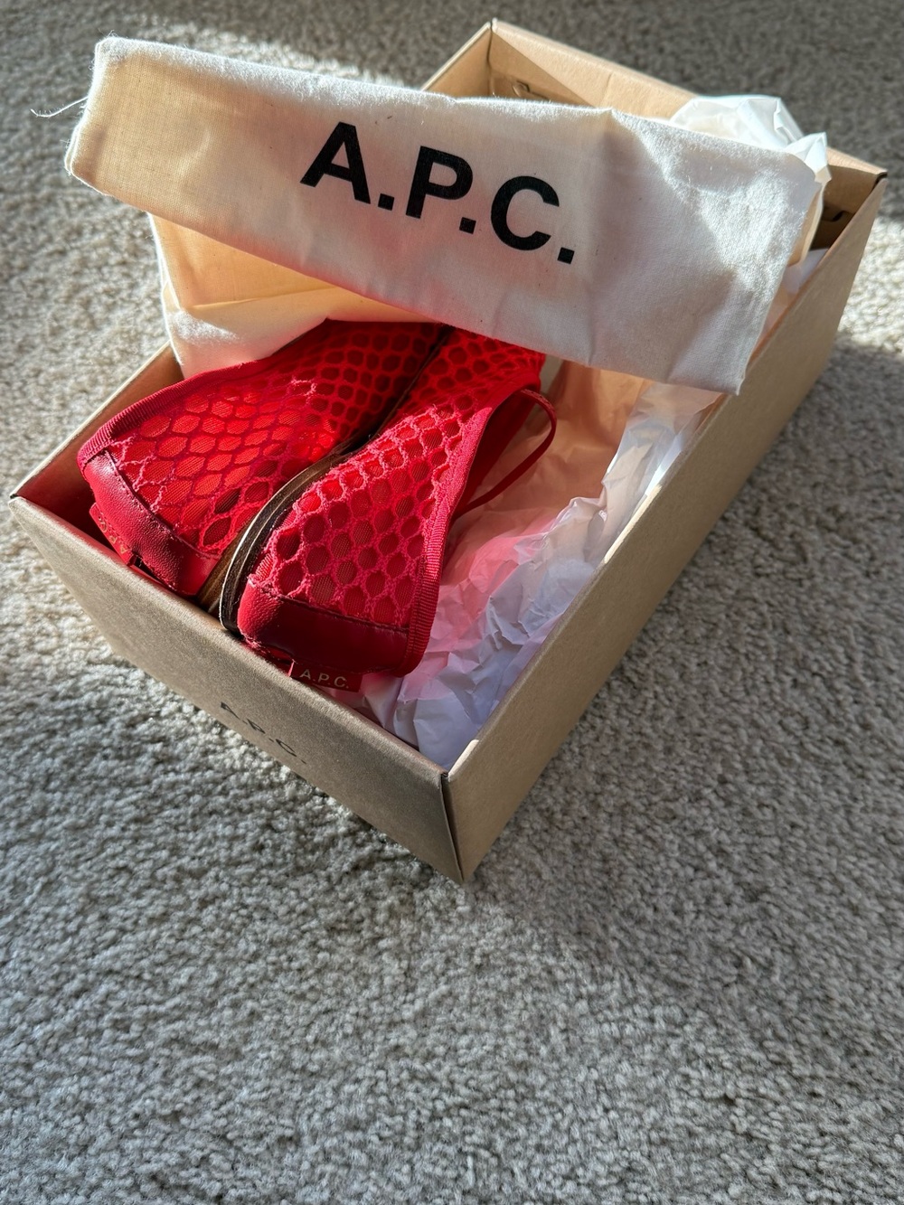 A.P.C. Women’s Bright Red Mesh Slip-On Flats, size 36 - Picture 6 of 6